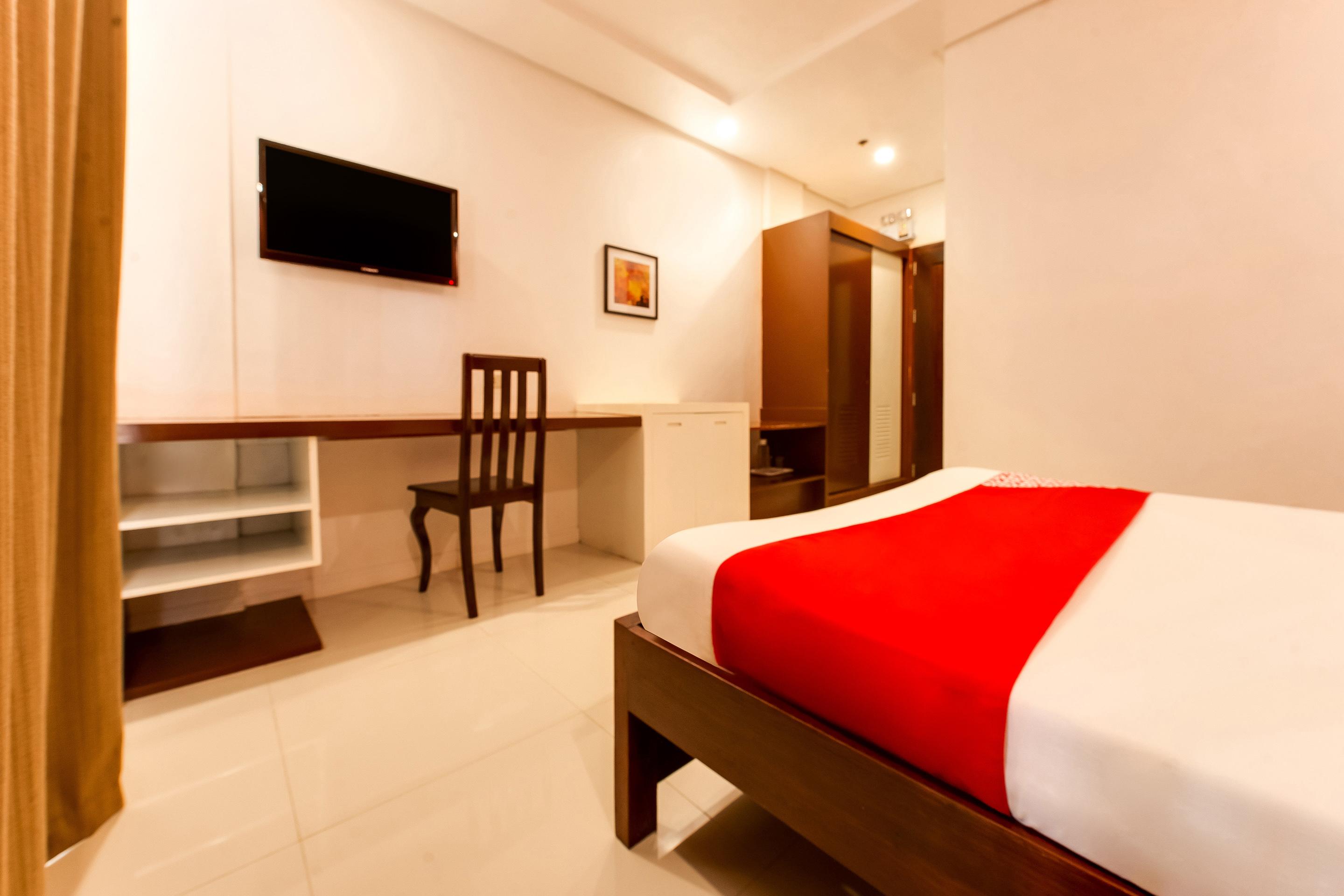 โอโย 402 รอยัล พาร์ค โฮเทล พนักงานฉีดวัคซีนแล้ว Hotel Puerto Princesa ภายนอก รูปภาพ
