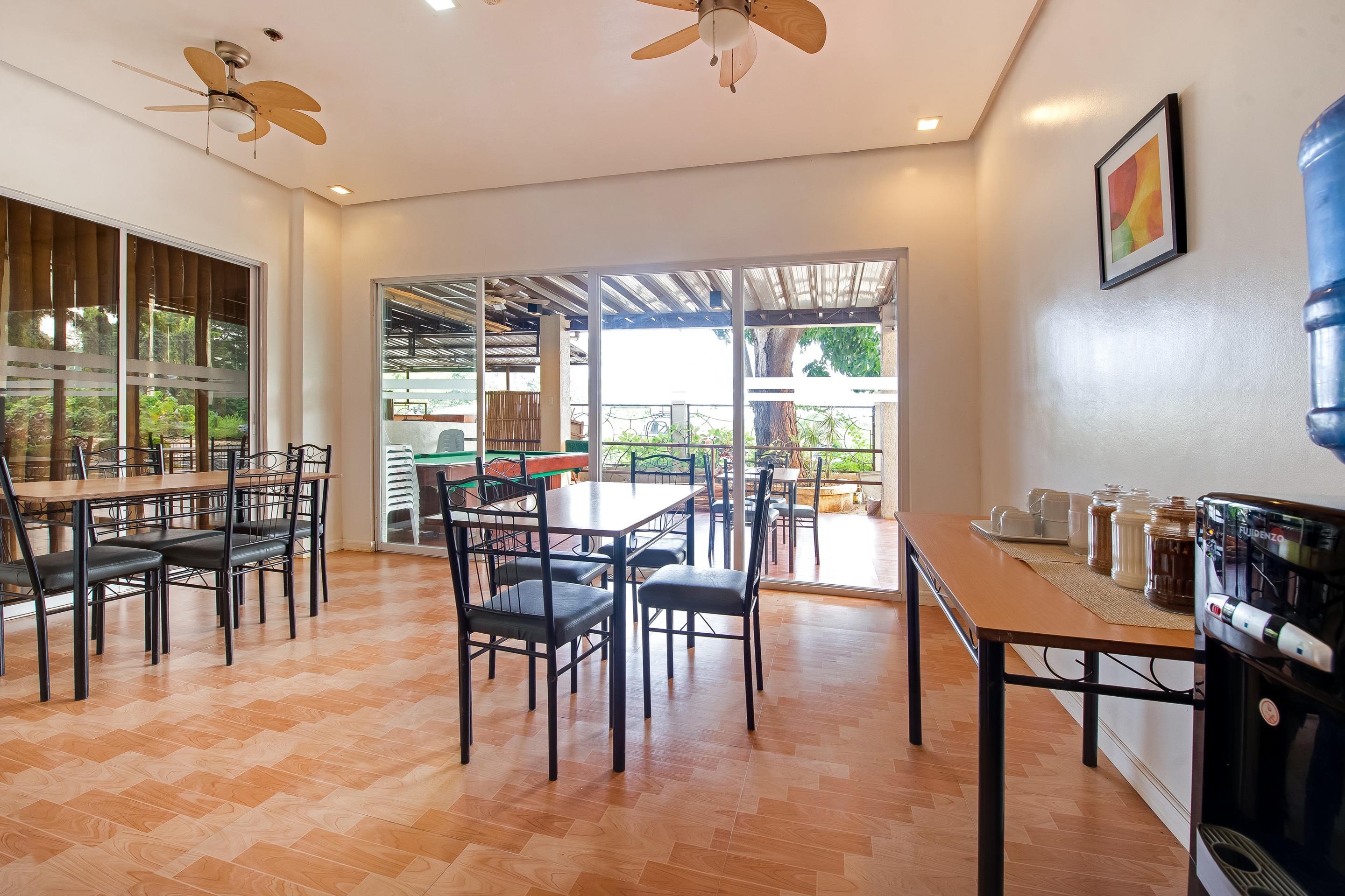 โอโย 402 รอยัล พาร์ค โฮเทล พนักงานฉีดวัคซีนแล้ว Hotel Puerto Princesa ภายนอก รูปภาพ