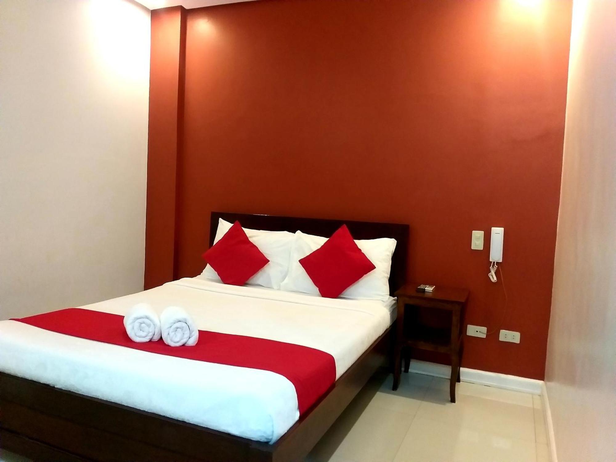โอโย 402 รอยัล พาร์ค โฮเทล พนักงานฉีดวัคซีนแล้ว Hotel Puerto Princesa ภายนอก รูปภาพ