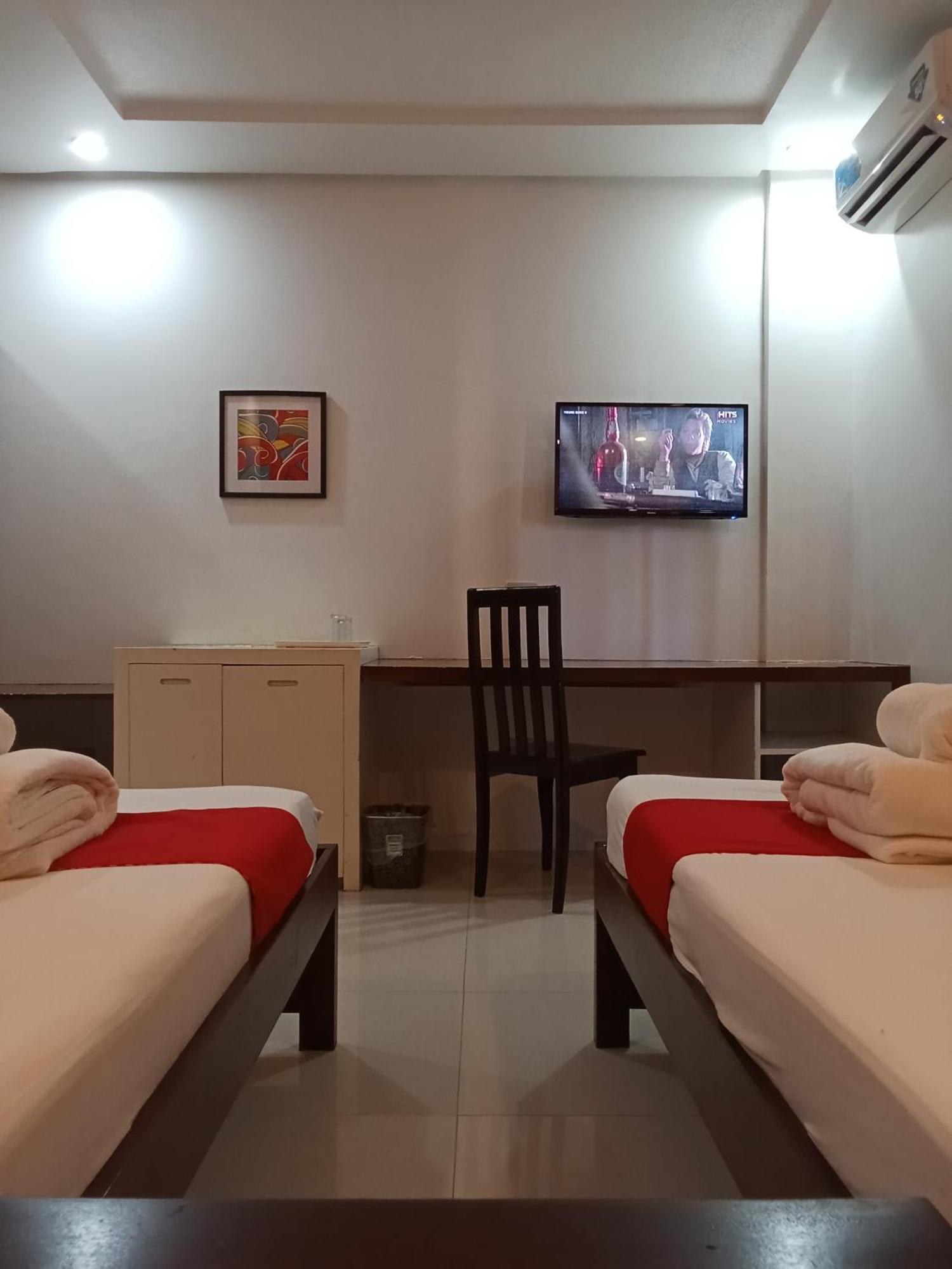 โอโย 402 รอยัล พาร์ค โฮเทล พนักงานฉีดวัคซีนแล้ว Hotel Puerto Princesa ภายนอก รูปภาพ