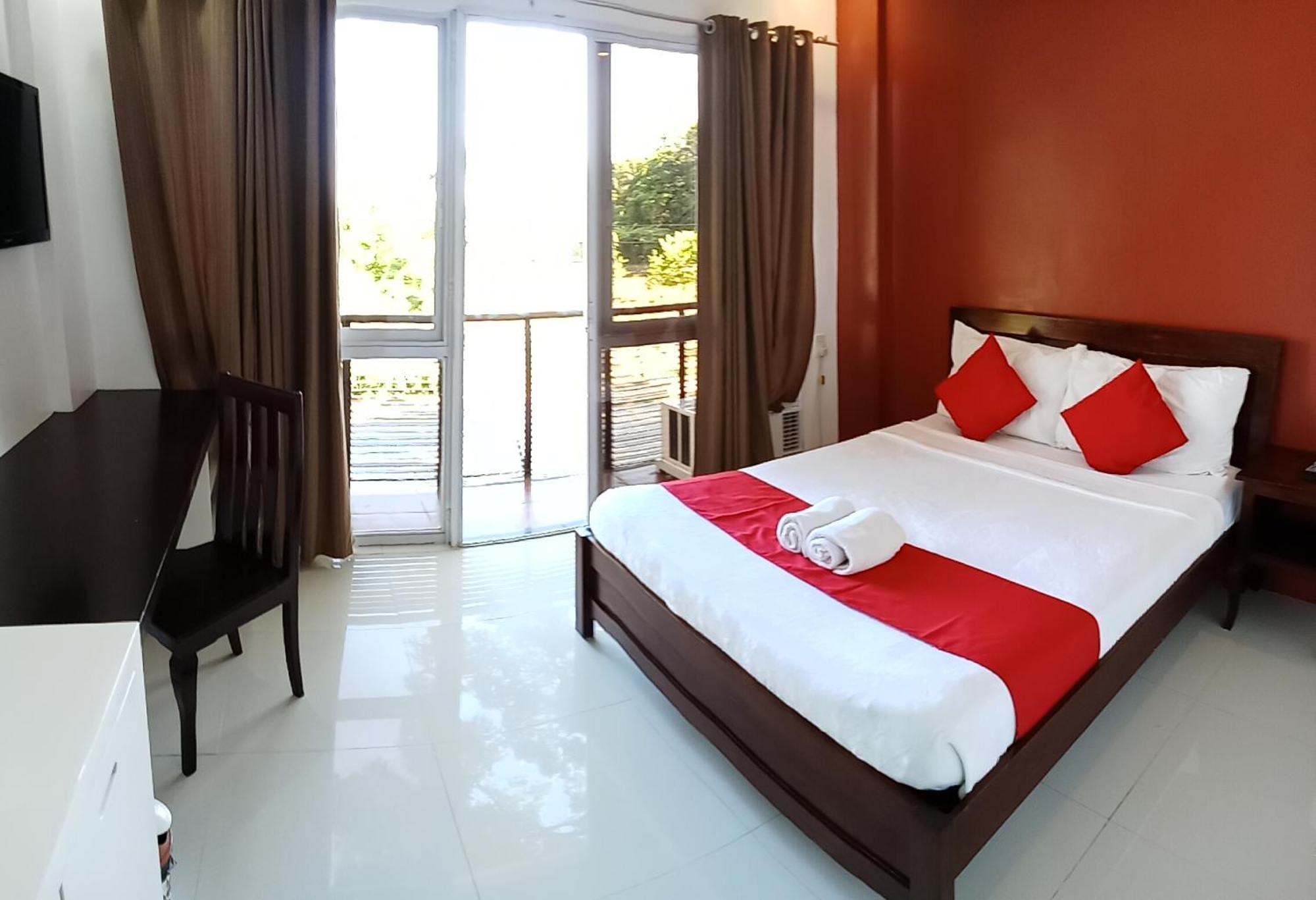 โอโย 402 รอยัล พาร์ค โฮเทล พนักงานฉีดวัคซีนแล้ว Hotel Puerto Princesa ภายนอก รูปภาพ